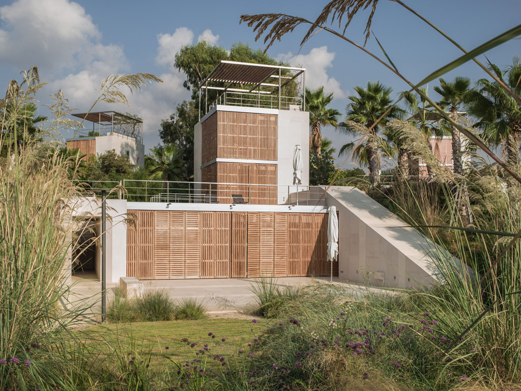 Housing Aamchit Courtowers